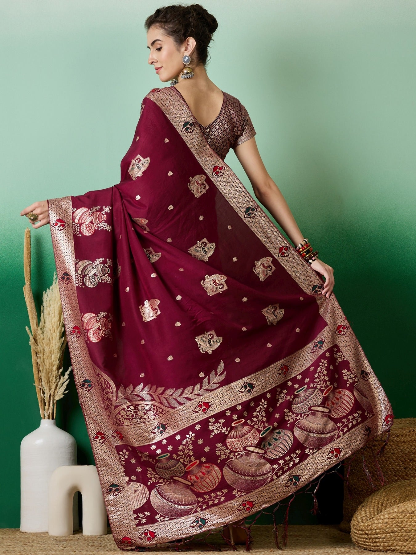 Women's Wine Staple Dola Jacquard Weaving Work Saree By Epic Ethnics