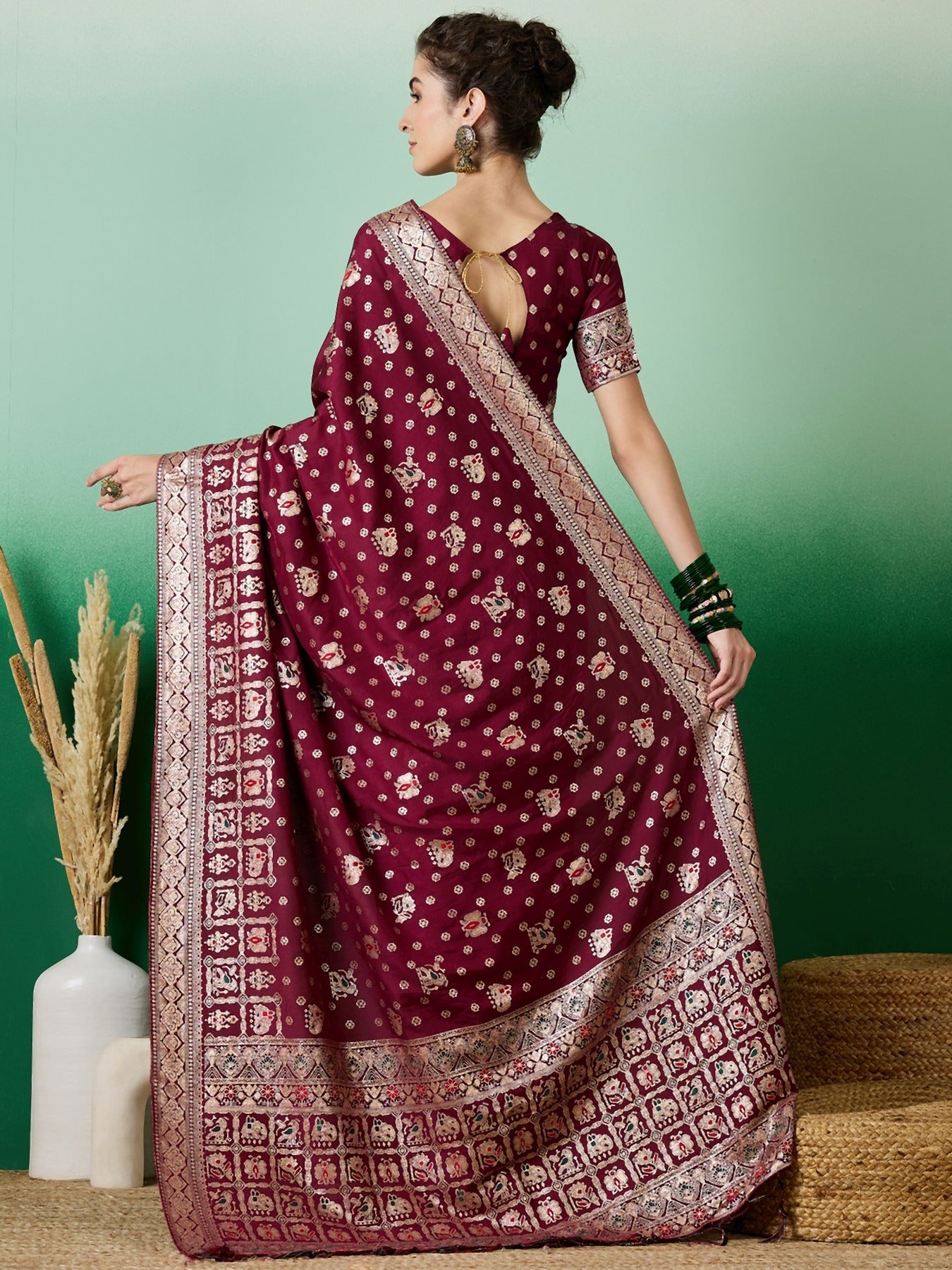 Women's Wine Staple Dola Jacquard Weaving Work Saree By Epic Ethnics