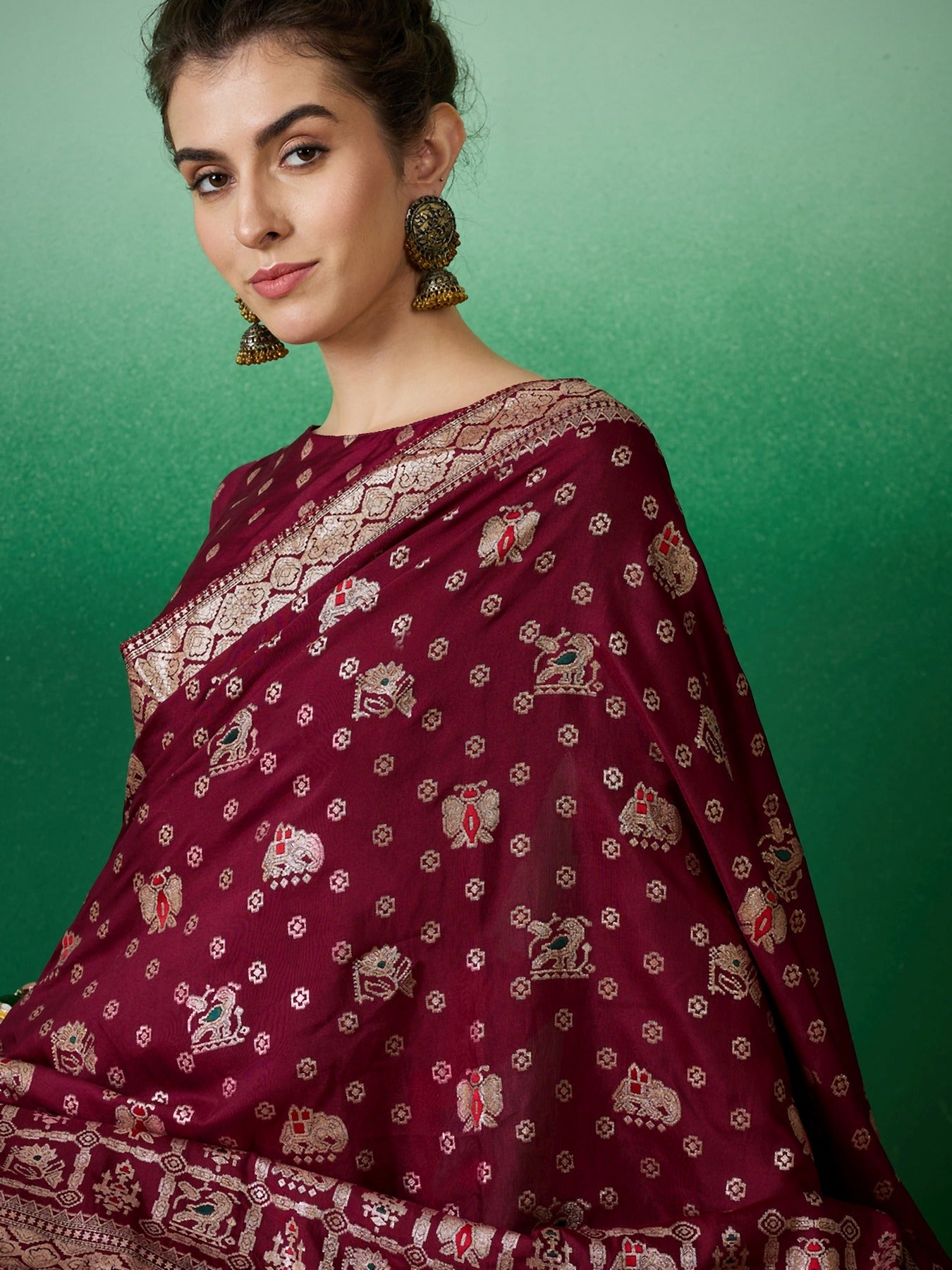 Women's Wine Staple Dola Jacquard Weaving Work Saree By Epic Ethnics