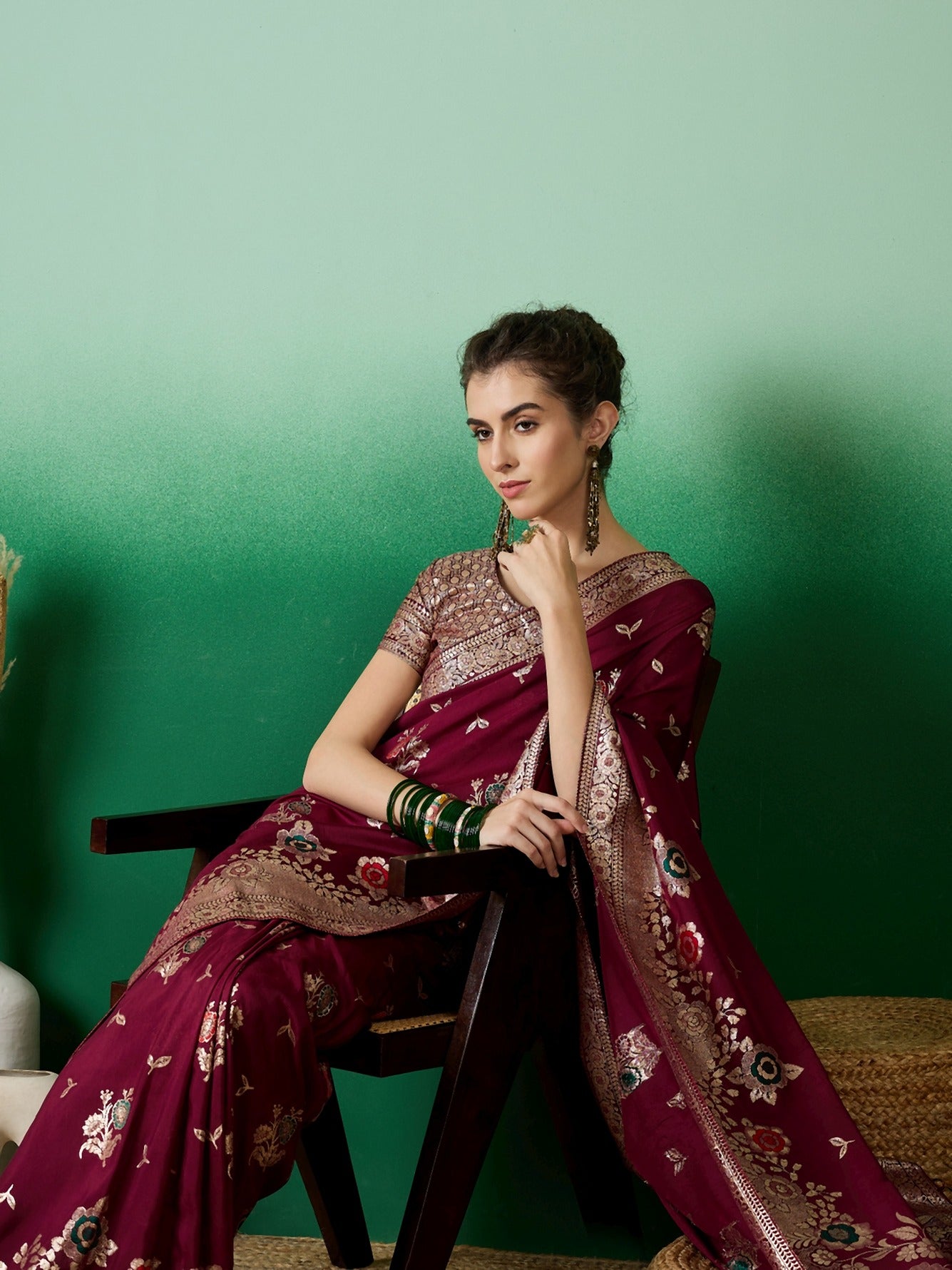 Women's Burgundy Staple Dola Jacquard Weaving Work Saree By Epic Ethnics