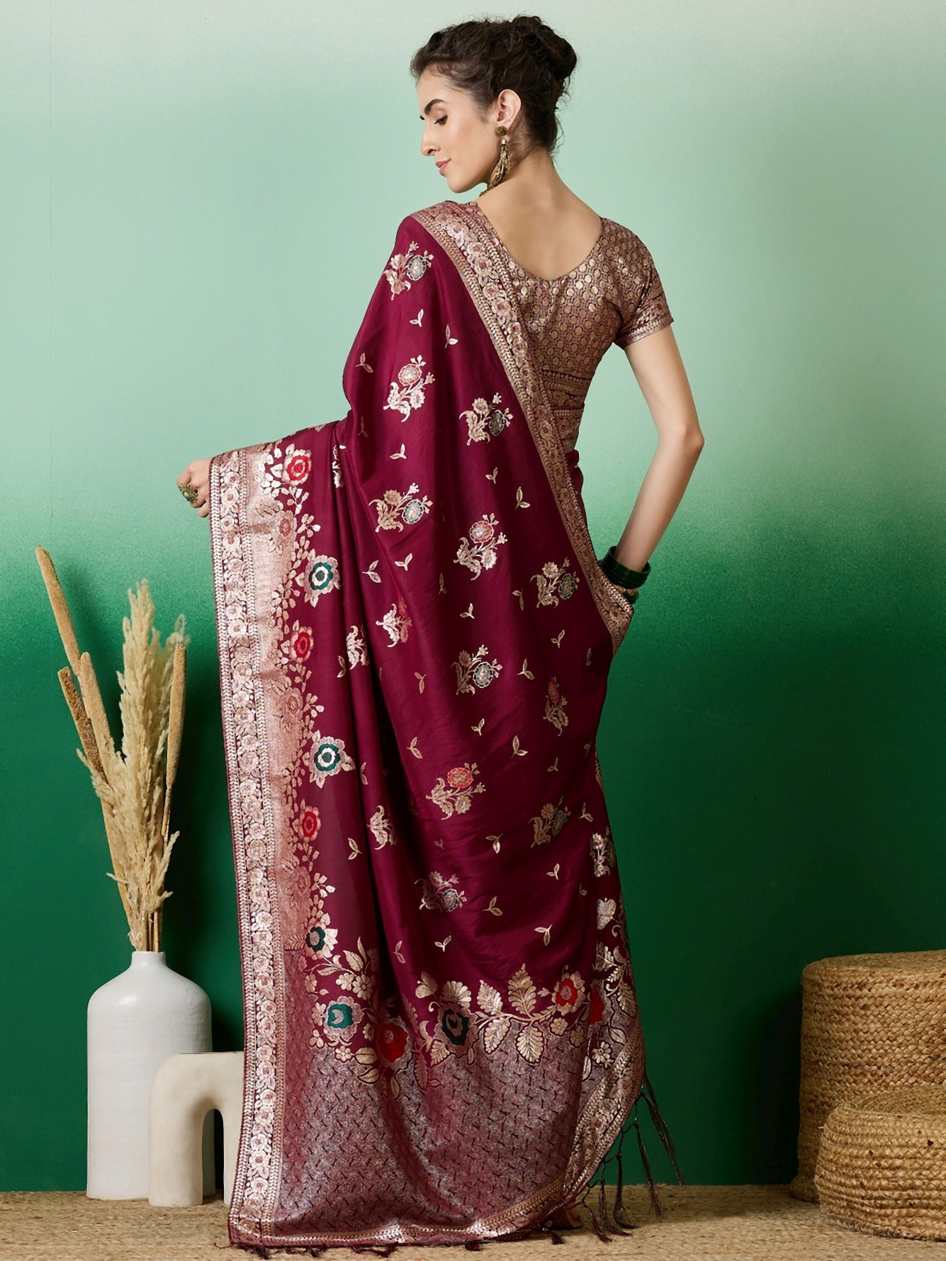 Women's Burgundy Staple Dola Jacquard Weaving Work Saree By Epic Ethnics