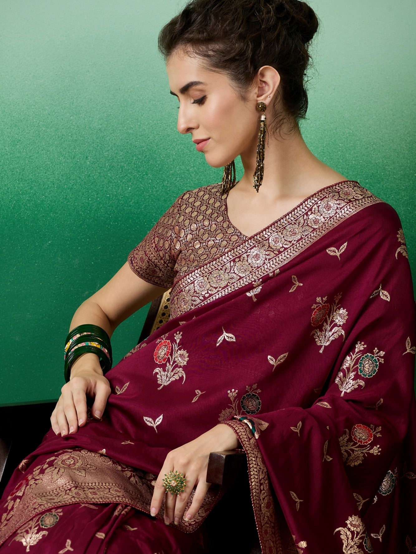 Women's Burgundy Staple Dola Jacquard Weaving Work Saree By Epic Ethnics