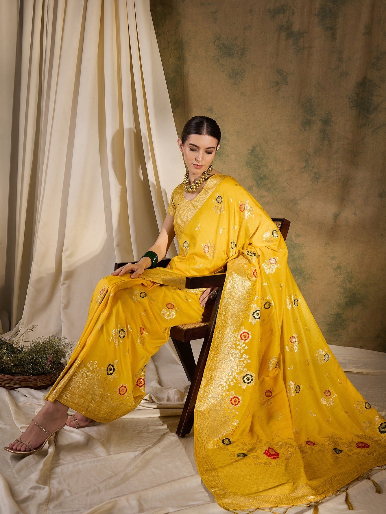 Women's Yellow Staple Dola Jacquard Weaving Work Saree By Epic Ethnics