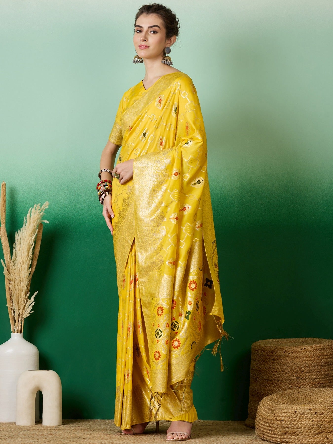 Women's Yellow Staple Dola Jacquard Weaving Work Saree By Epic Ethnics