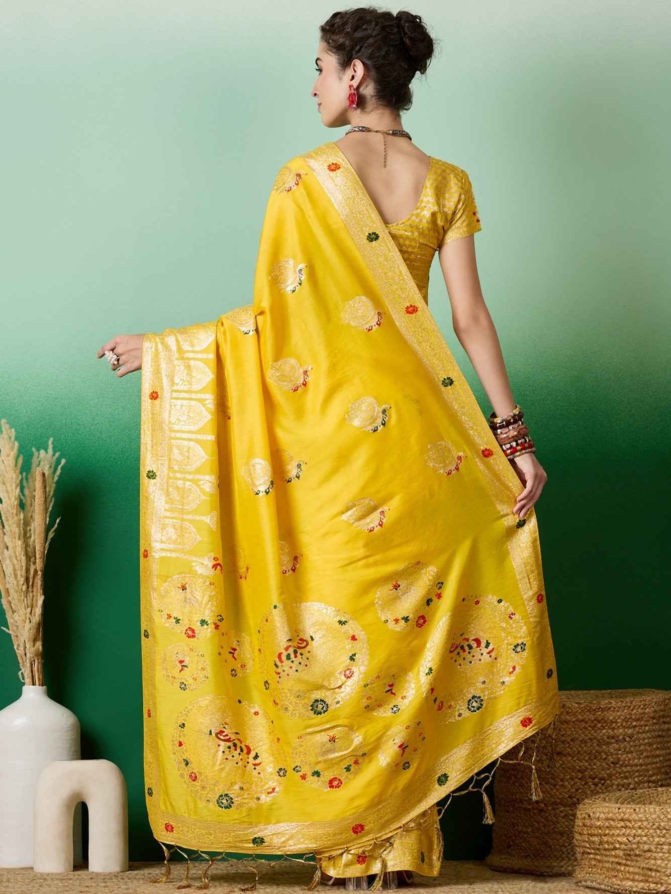 Women's Yellow Staple Dola Jacquard Weaving Work Saree By Epic Ethnics