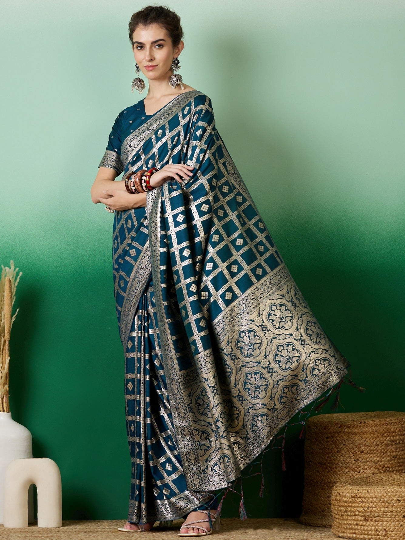 Women's Teal Staple Jacquard Dola Weaving Work Saree By Epic Ethnics