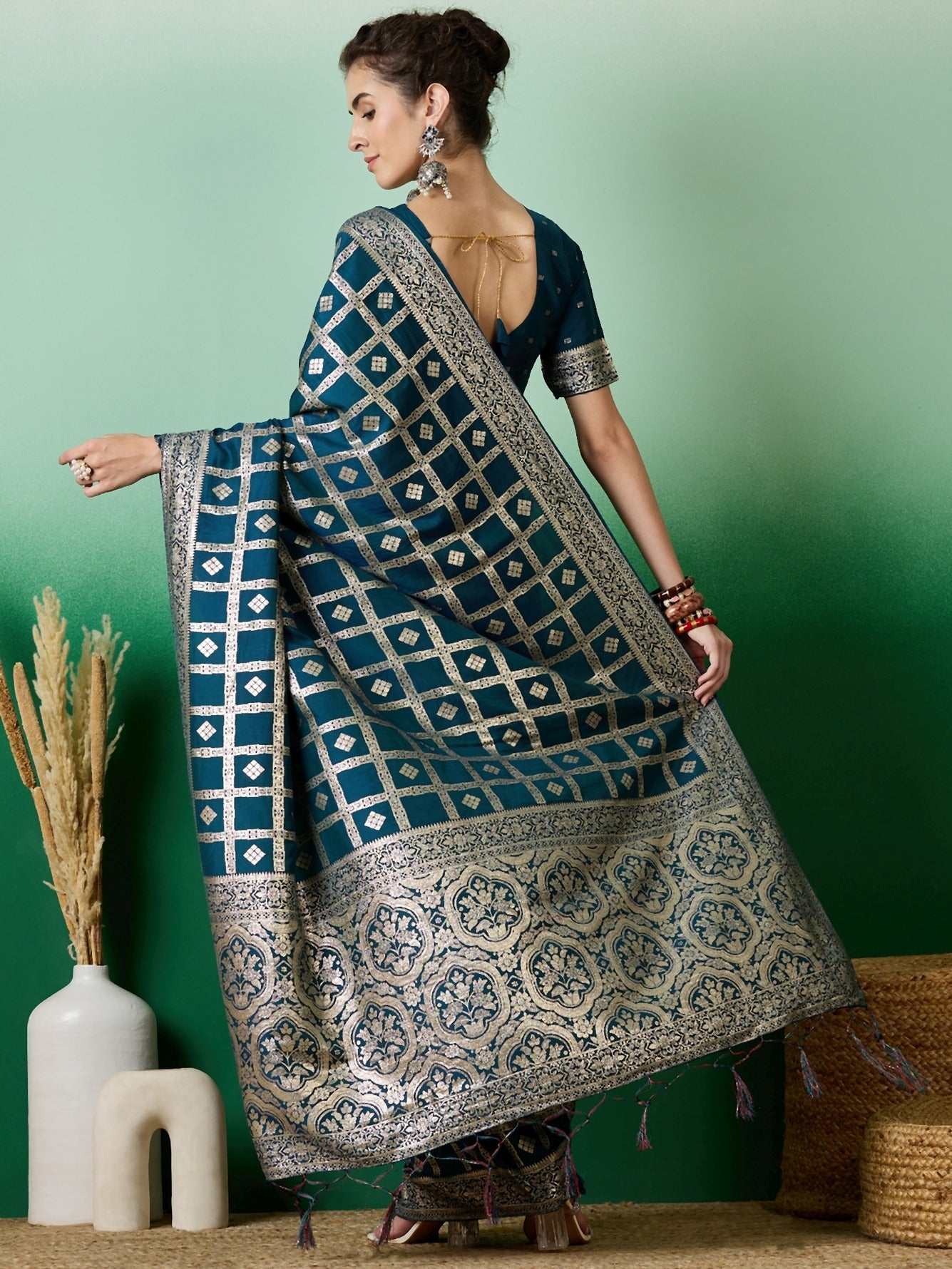 Women's Teal Staple Jacquard Dola Weaving Work Saree By Epic Ethnics