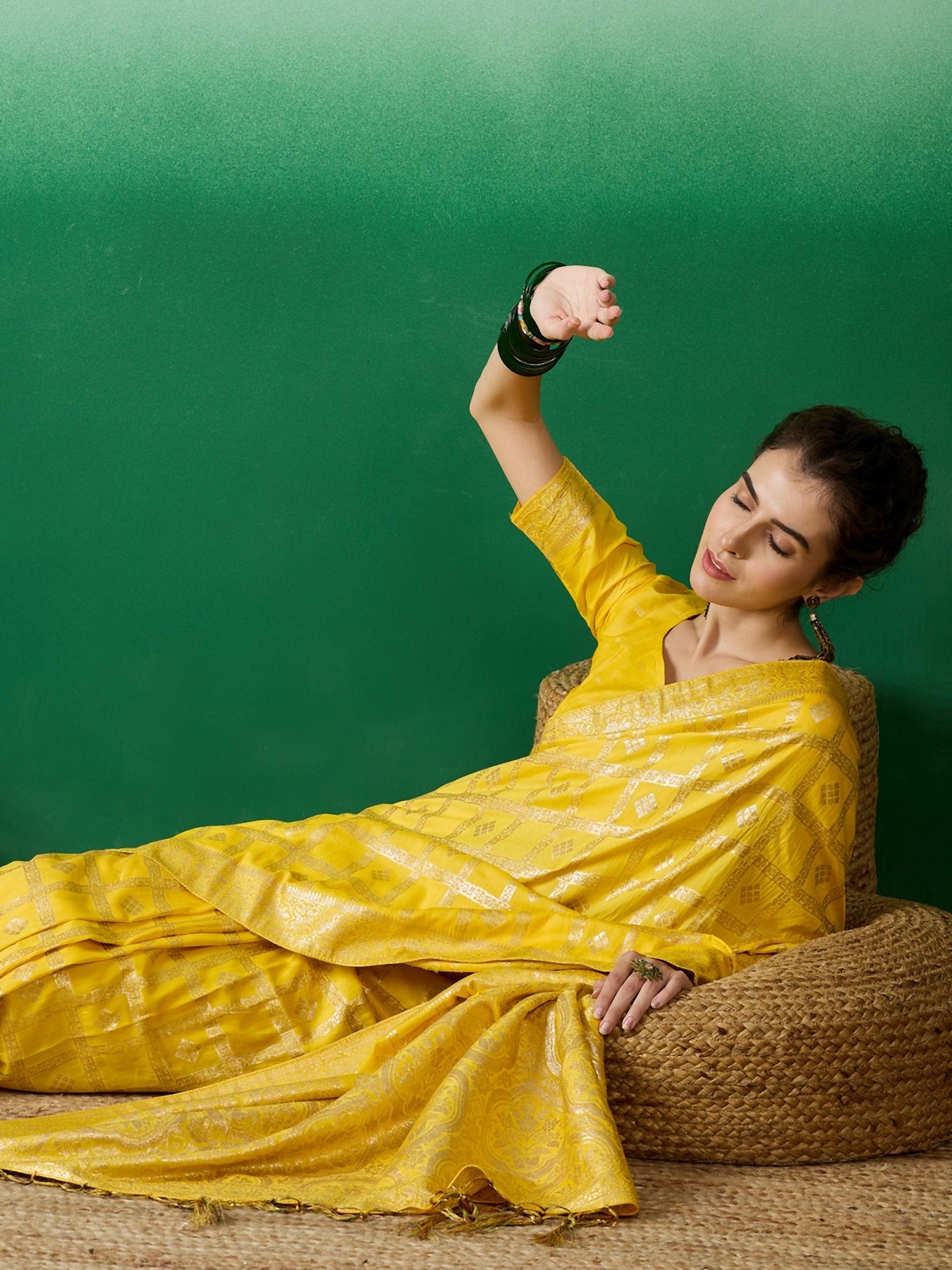 Women's Yellow Staple Jacquard Dola Weaving Work Saree By Epic Ethnics