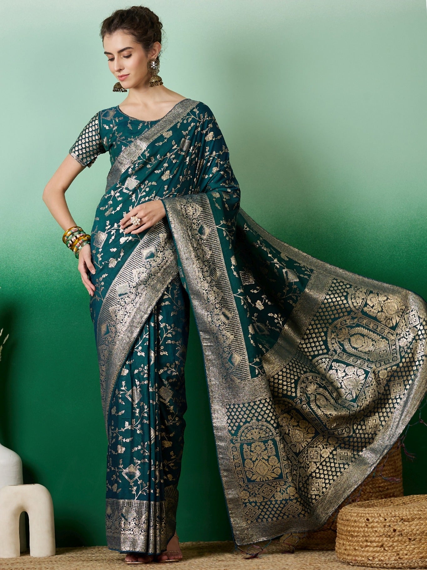 Women's Teal Staple Jacquard Dola Weaving Work Saree By Epic Ethnics