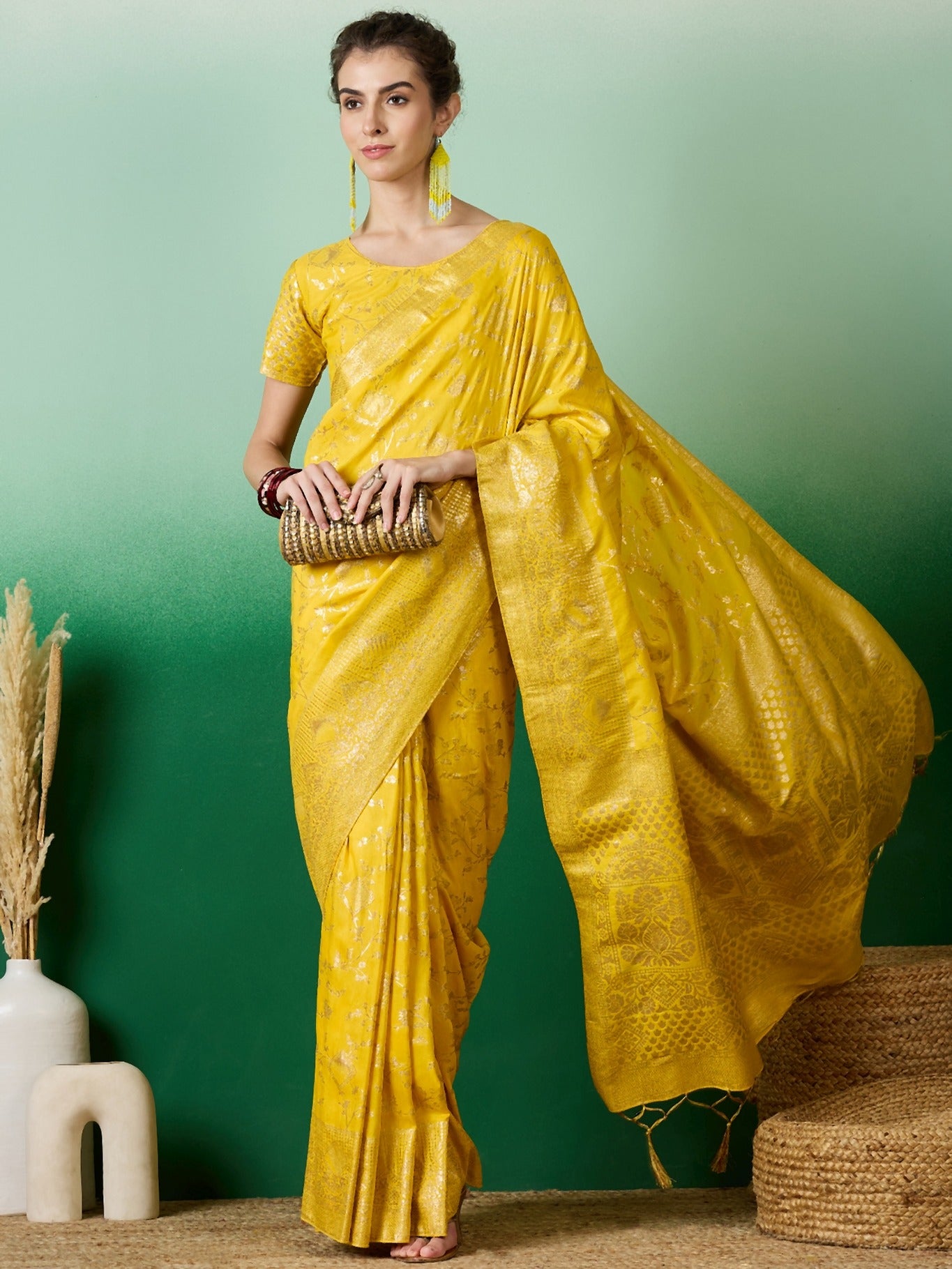 Women's Yellow Staple Jacquard Dola Weaving Work Saree By Epic Ethnics