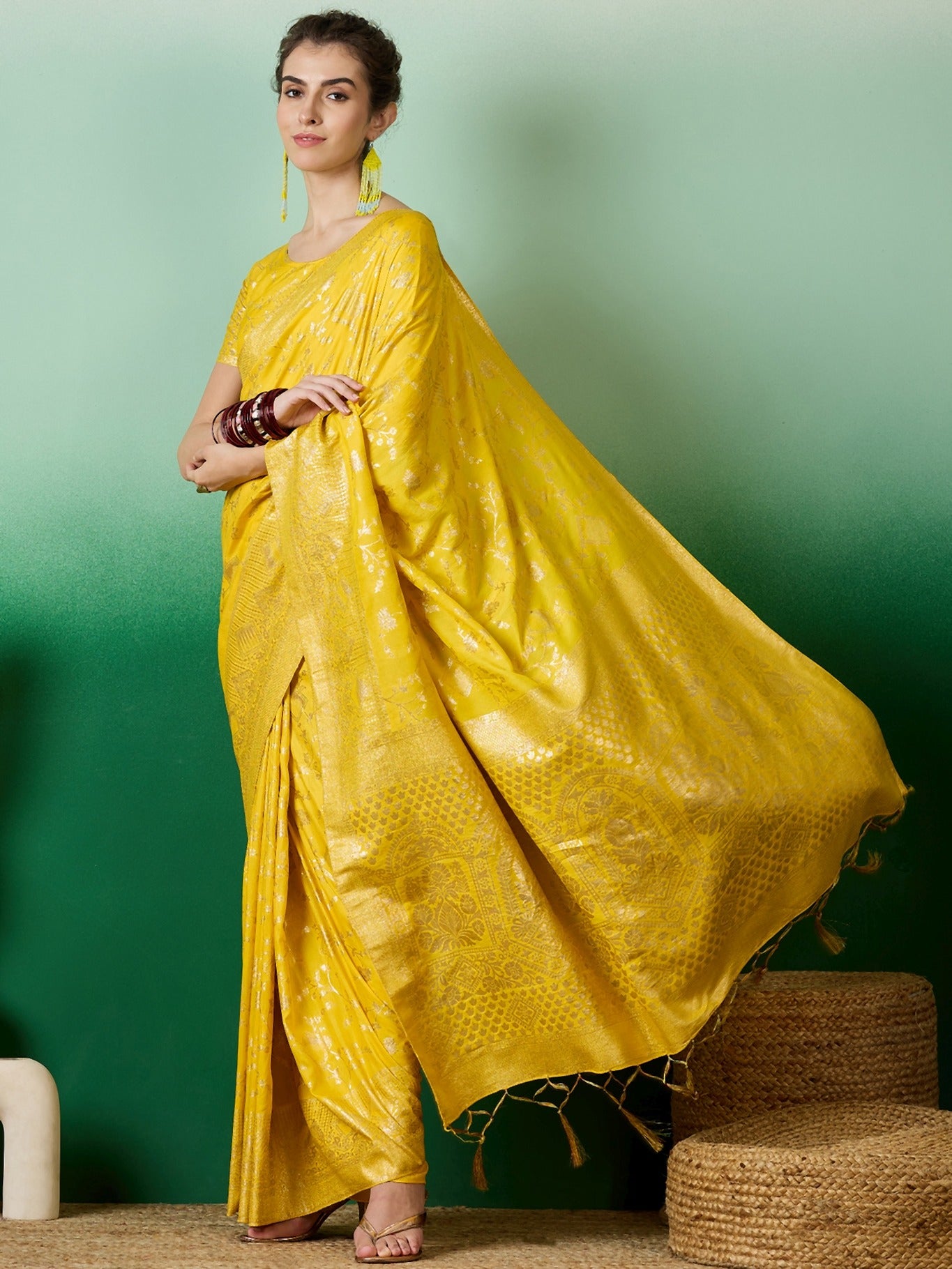 Women's Yellow Staple Jacquard Dola Weaving Work Saree By Epic Ethnics