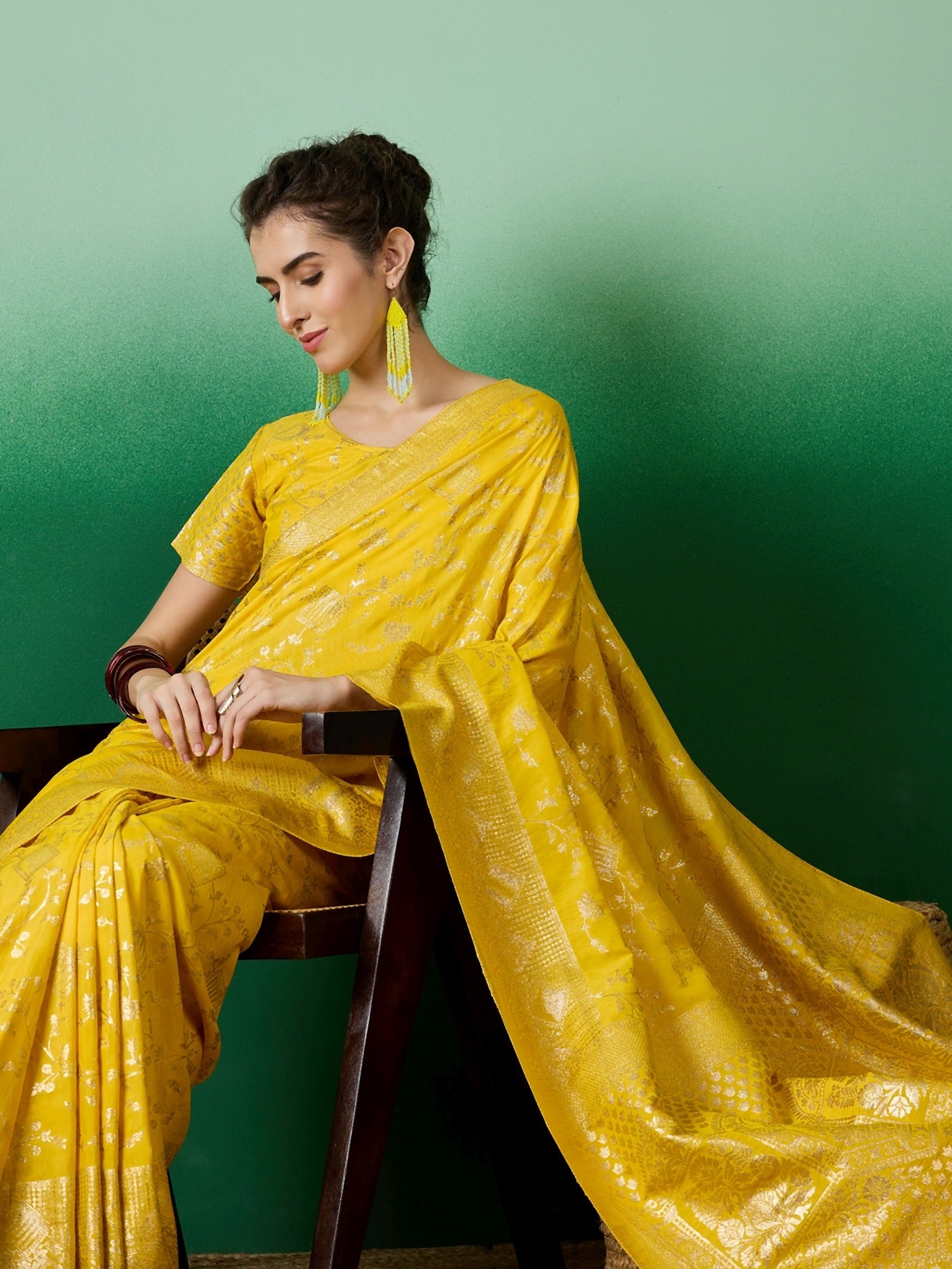 Women's Yellow Staple Jacquard Dola Weaving Work Saree By Epic Ethnics