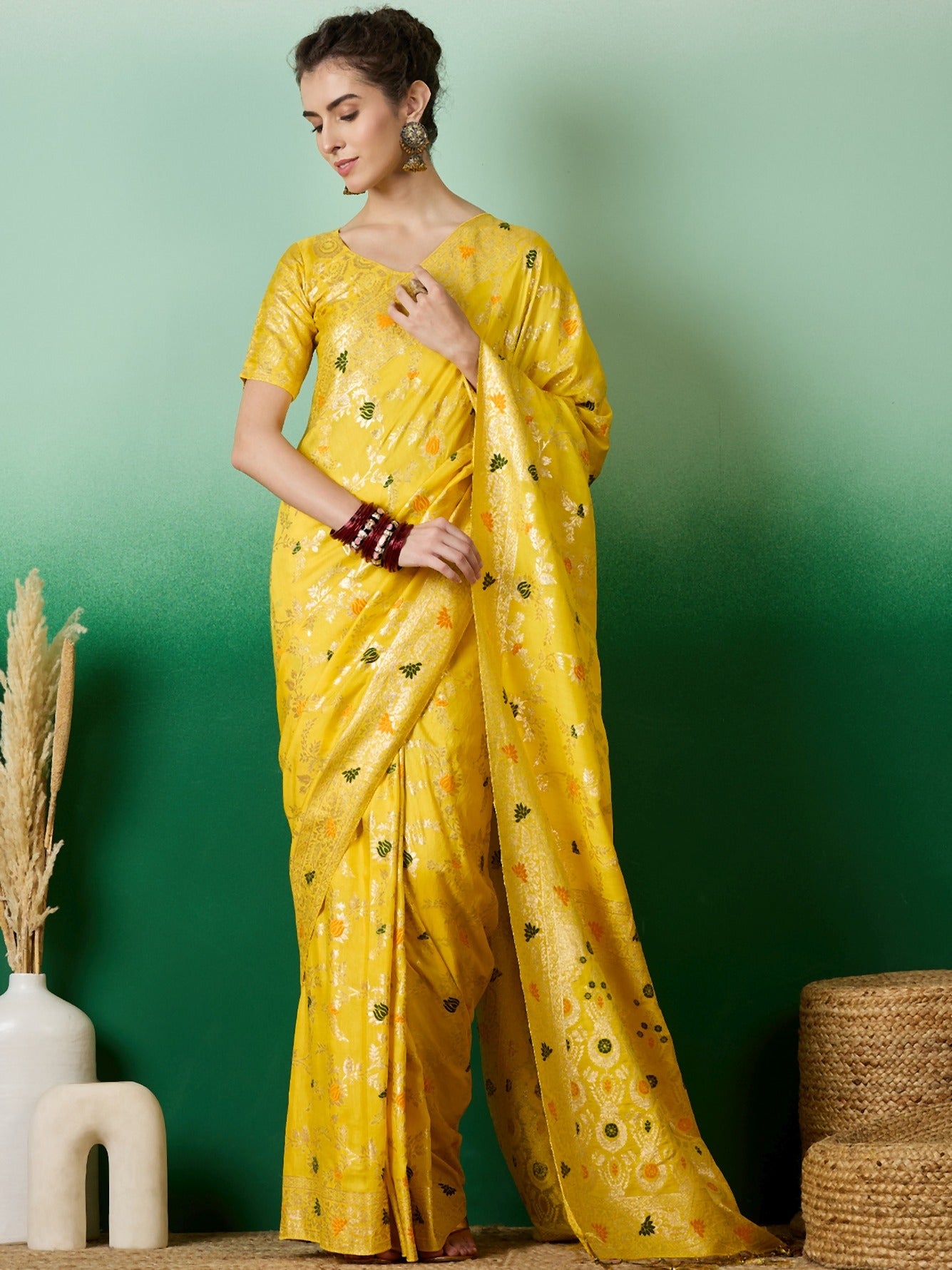 Women's Yellow Staple Dola Jacquard Weaving Work Saree By Epic Ethnics