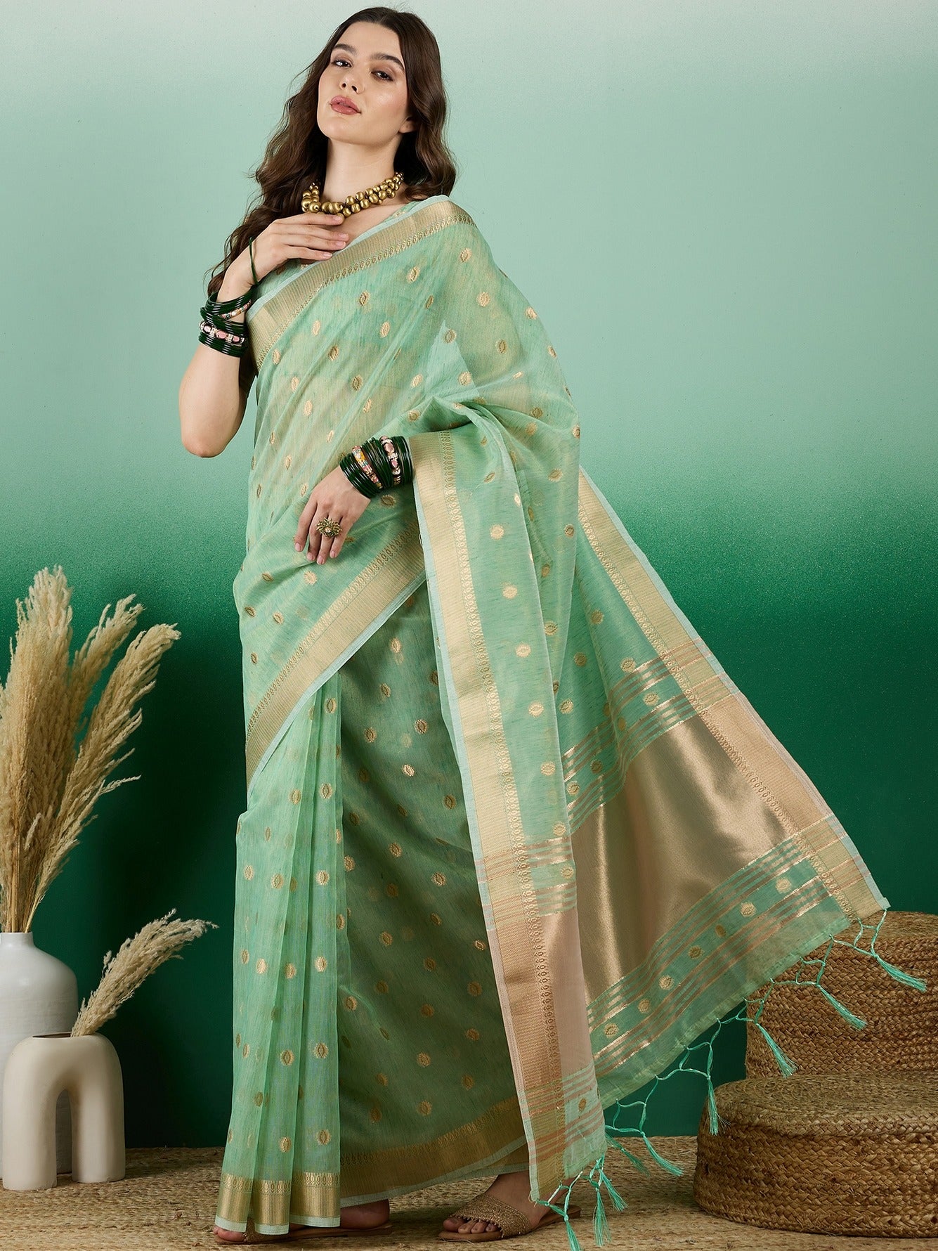 Women's Green Jacquard Khadi Organza Weaving Work Saree By Epic Ethnics