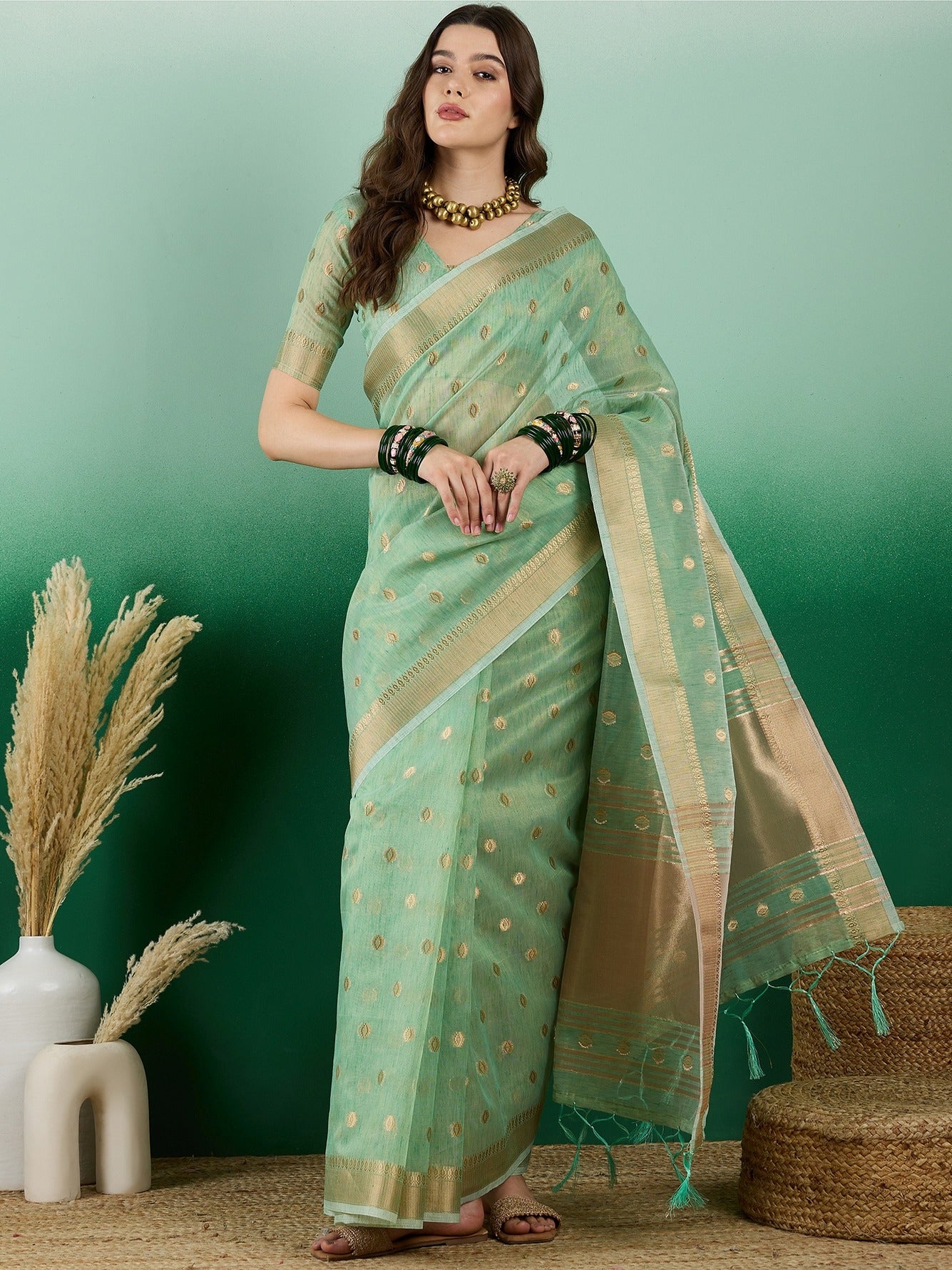 Women's Green Jacquard Khadi Organza Weaving Work Saree By Epic Ethnics