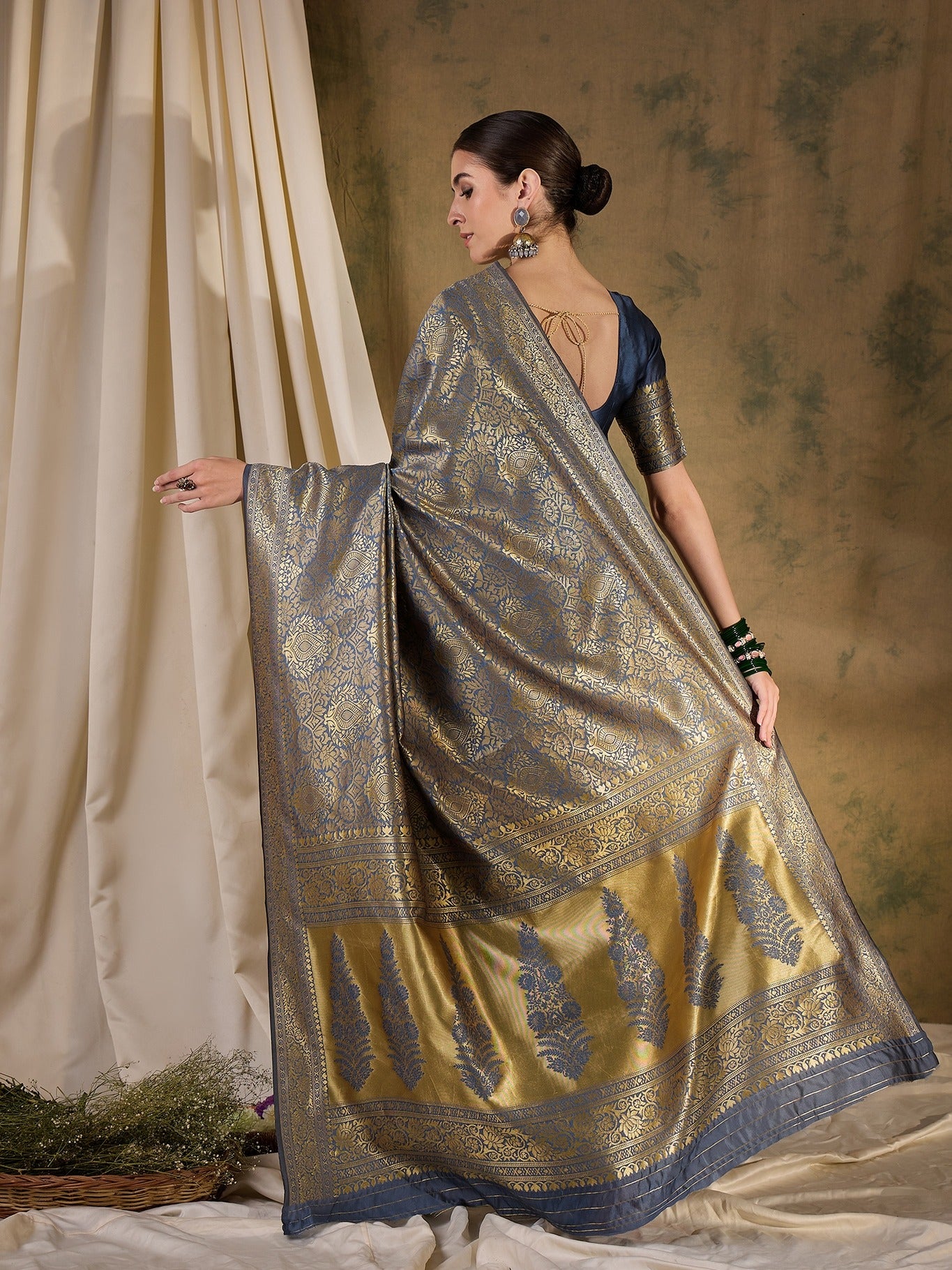 Women's Grey Banarasi Silk Weaving Work Saree By Epic Ethnics